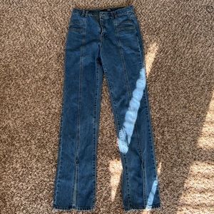Fashion Nova Make Slit Happen Straight Leg Jeans. Size 5. Blue denim jeans